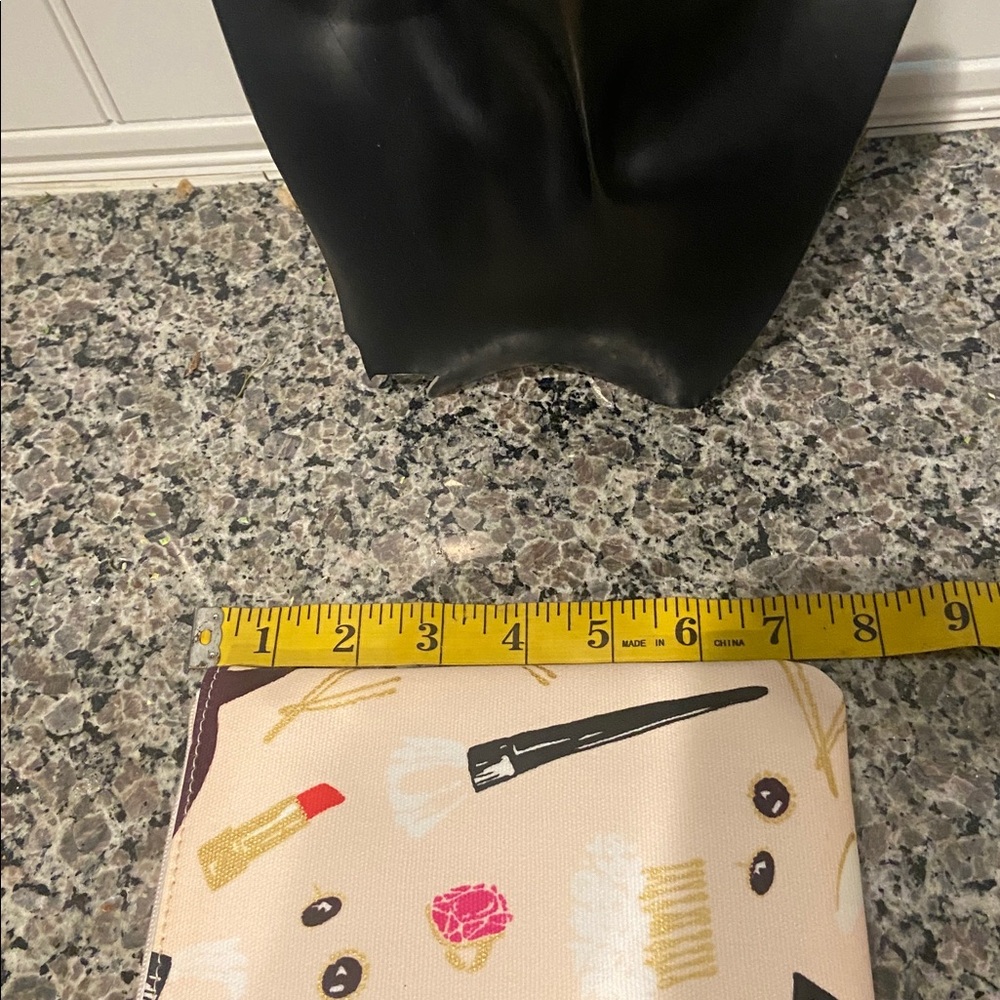 Kate Spade NWT Large Cosmetics Case - Picture 7 of 8
